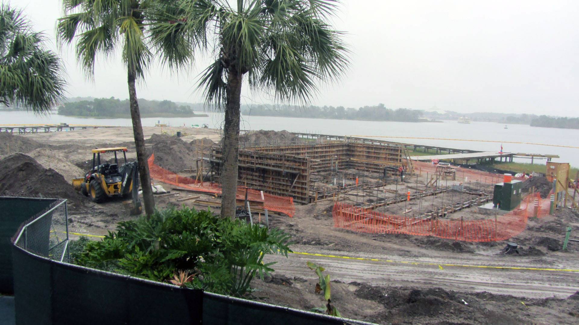 PHOTOS - DVC Villas at Disney's Polynesian Resort begins vertical construction