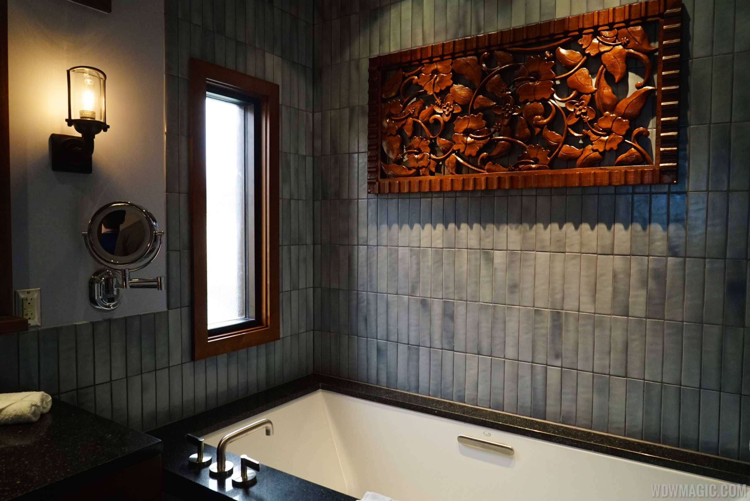 Disney's Polynesian Village Resort Bora Bora Bungalow - Jetted tub in master bathroom