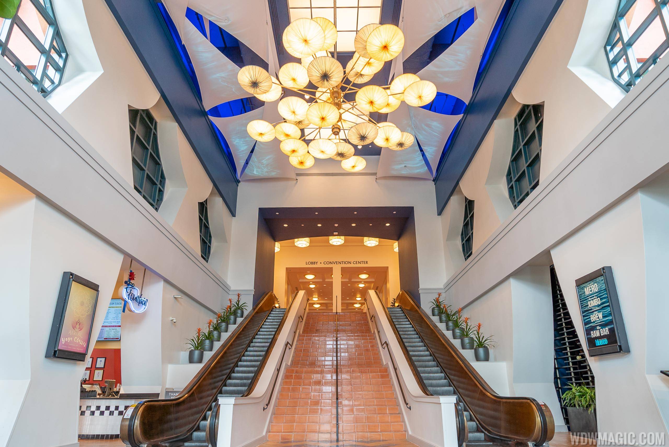 PHOTOS - A look at the recently refurbished entrance area at the Walt Disney World Dolphin Resort