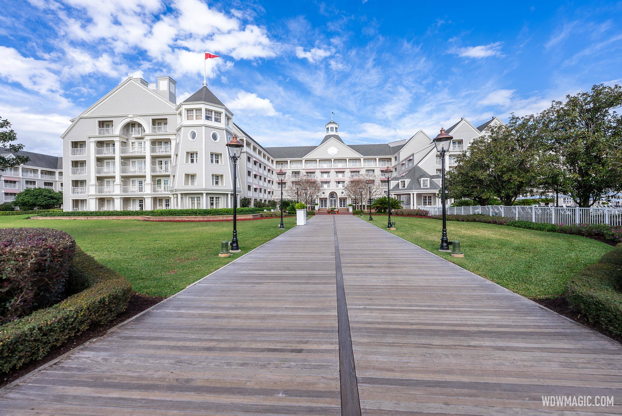 New Walt Disney World Resort hotel discount for Annual Passholders during early 2023
