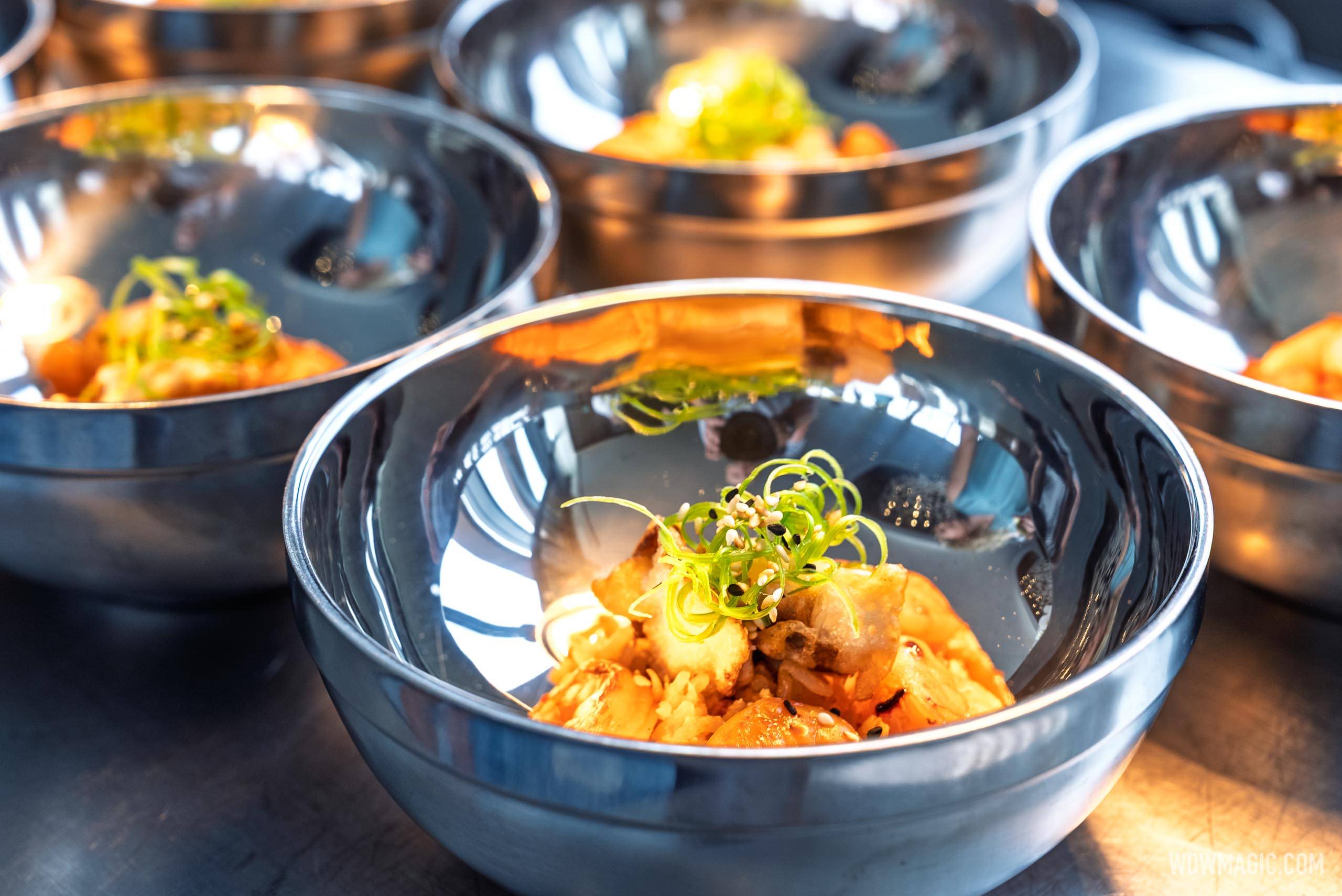 Blue Crab Stir-Fried Rice (Todd English’s bluezoo) – Florida Gulf shrimp, tempura shiitakes, and crab.