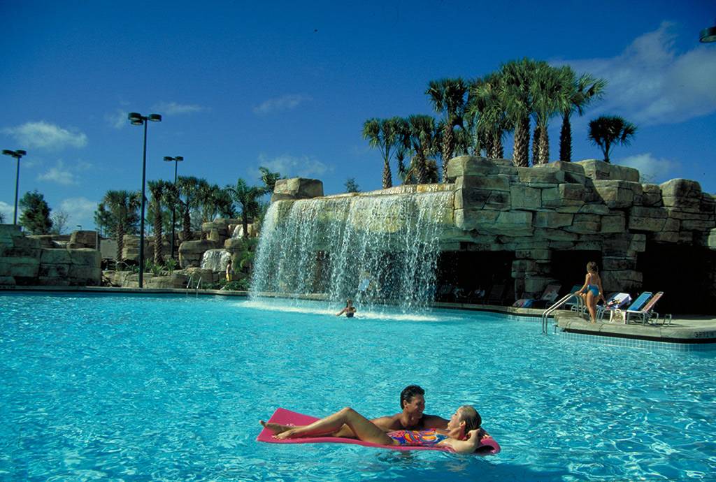 Walt Disney World Swan Resort pool