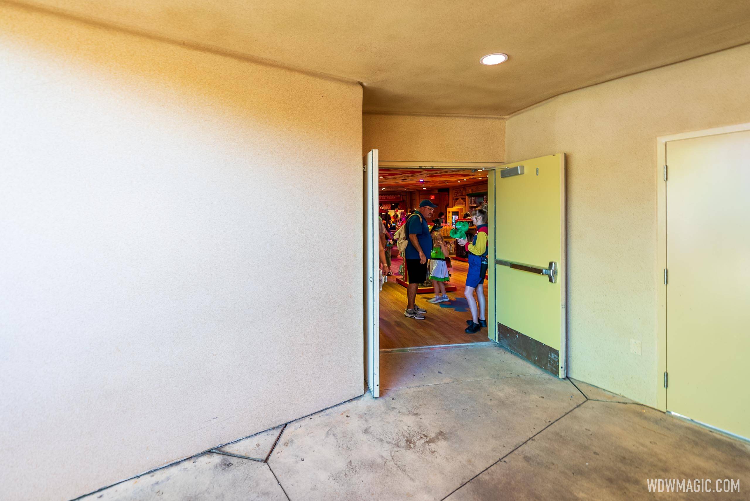 Exit from Jessie's Trading Post into the Toy Story Mania exit path