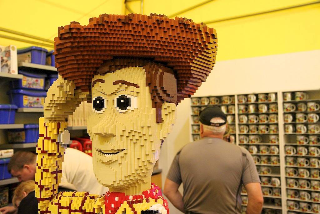 A look at the temporary LEGO store at Downtown Disney