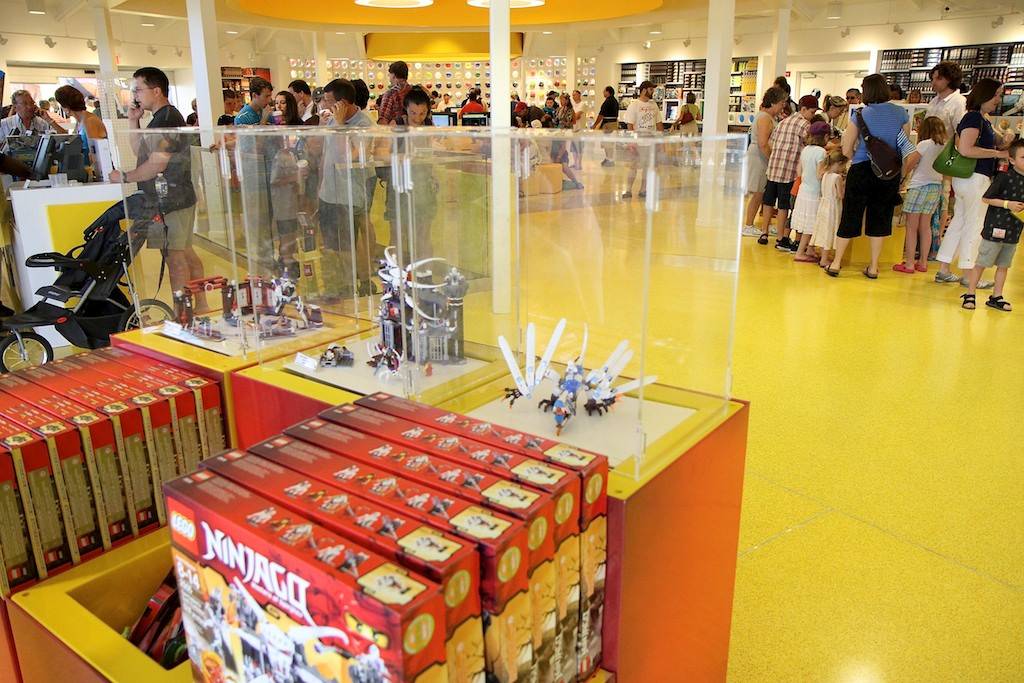 PHOTOS - Opening day at the newly expanded LEGO Imagination Center
