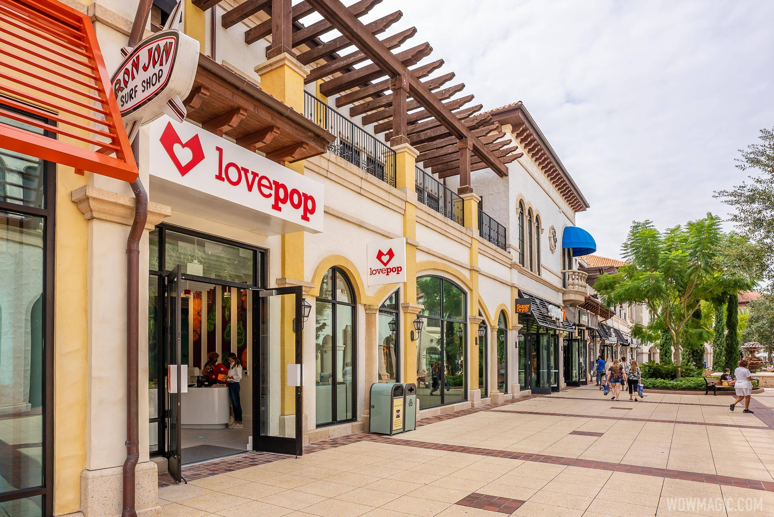 PHOTOS - Lovepop store opens at Disney Springs