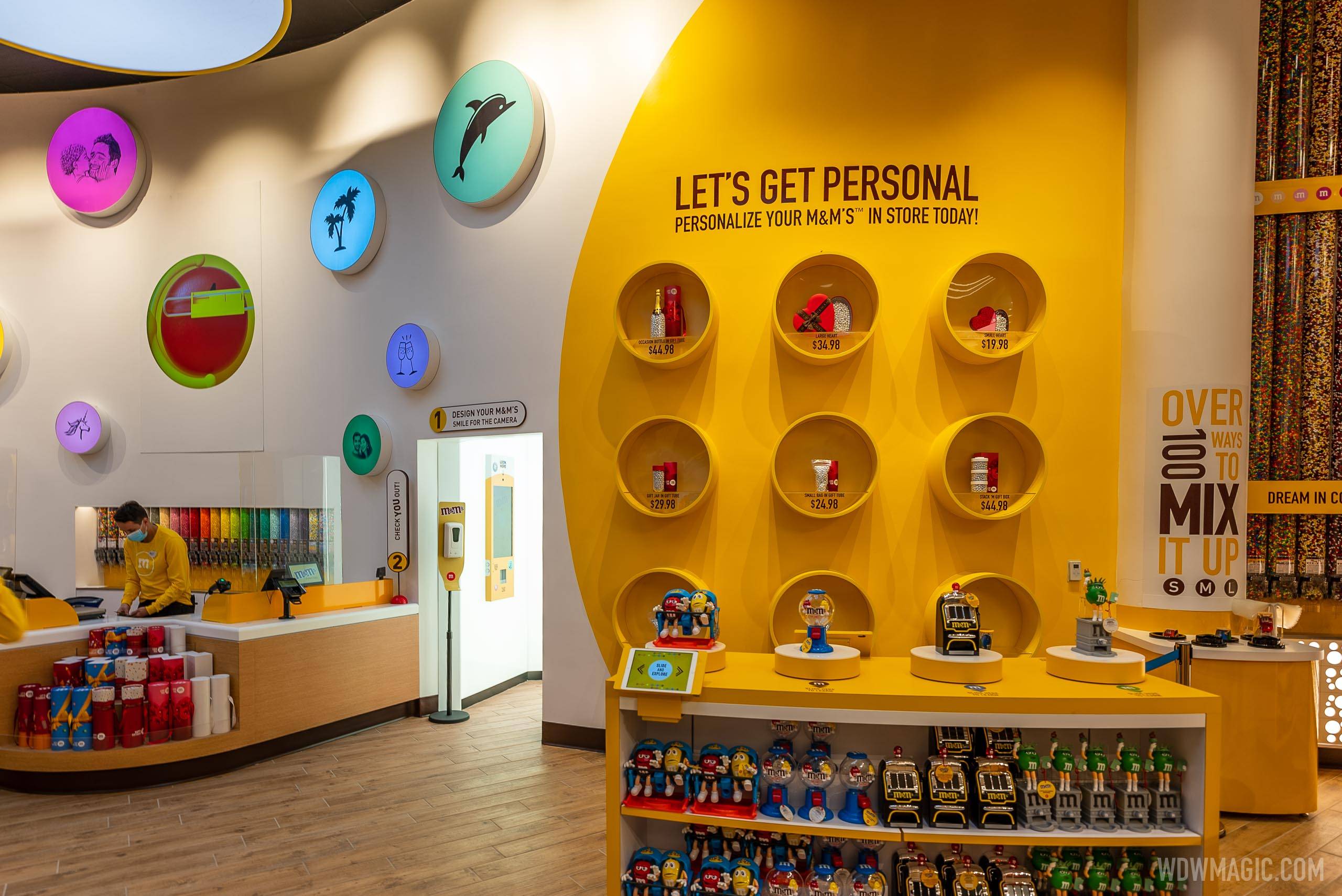 PHOTOS & VIDEOS! First Look Inside The NEW M&M's Store at Disney