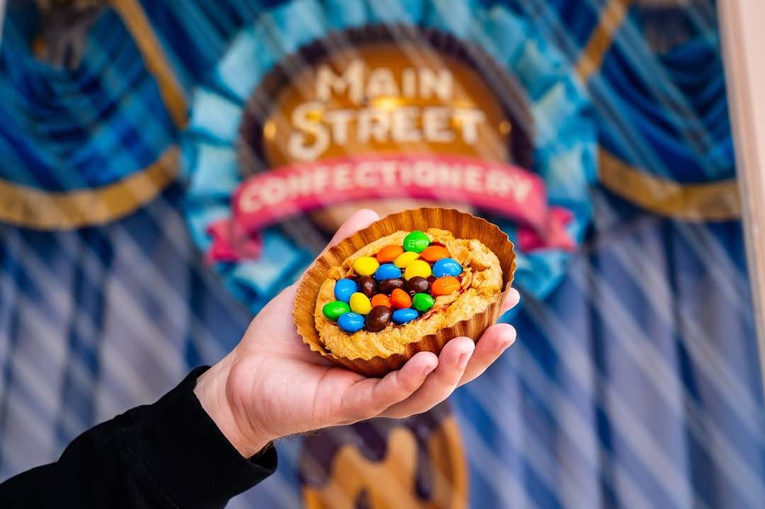 New Mickey and Minnie Candy Treats Arrive at Magic Kingdom Main Street Confectionery