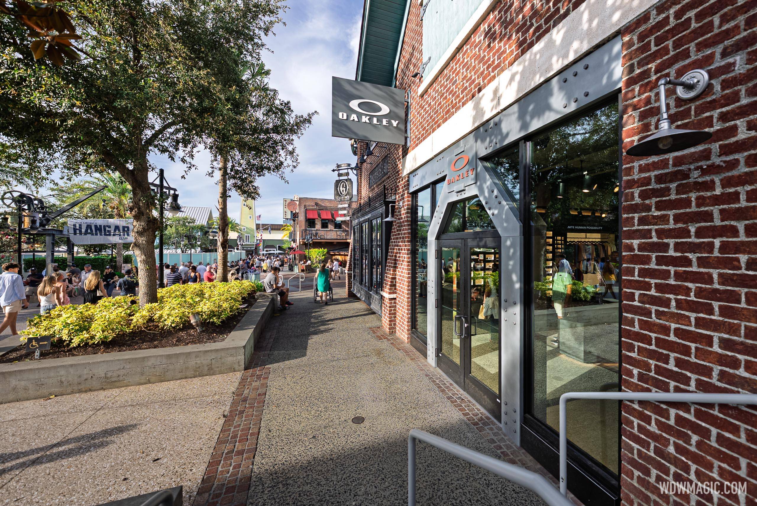 Oakley at Disney Springs Gets Full Makeover With New CUSTOMLab Feature
