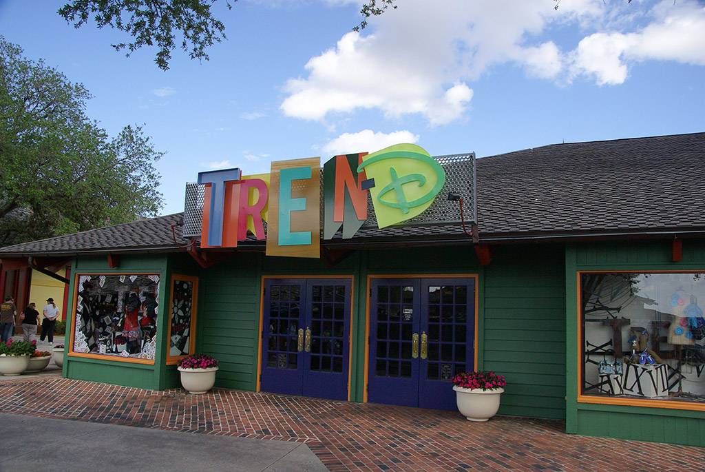 TrenD boutique gets exterior signage and window displays ahead of tomorrow opening