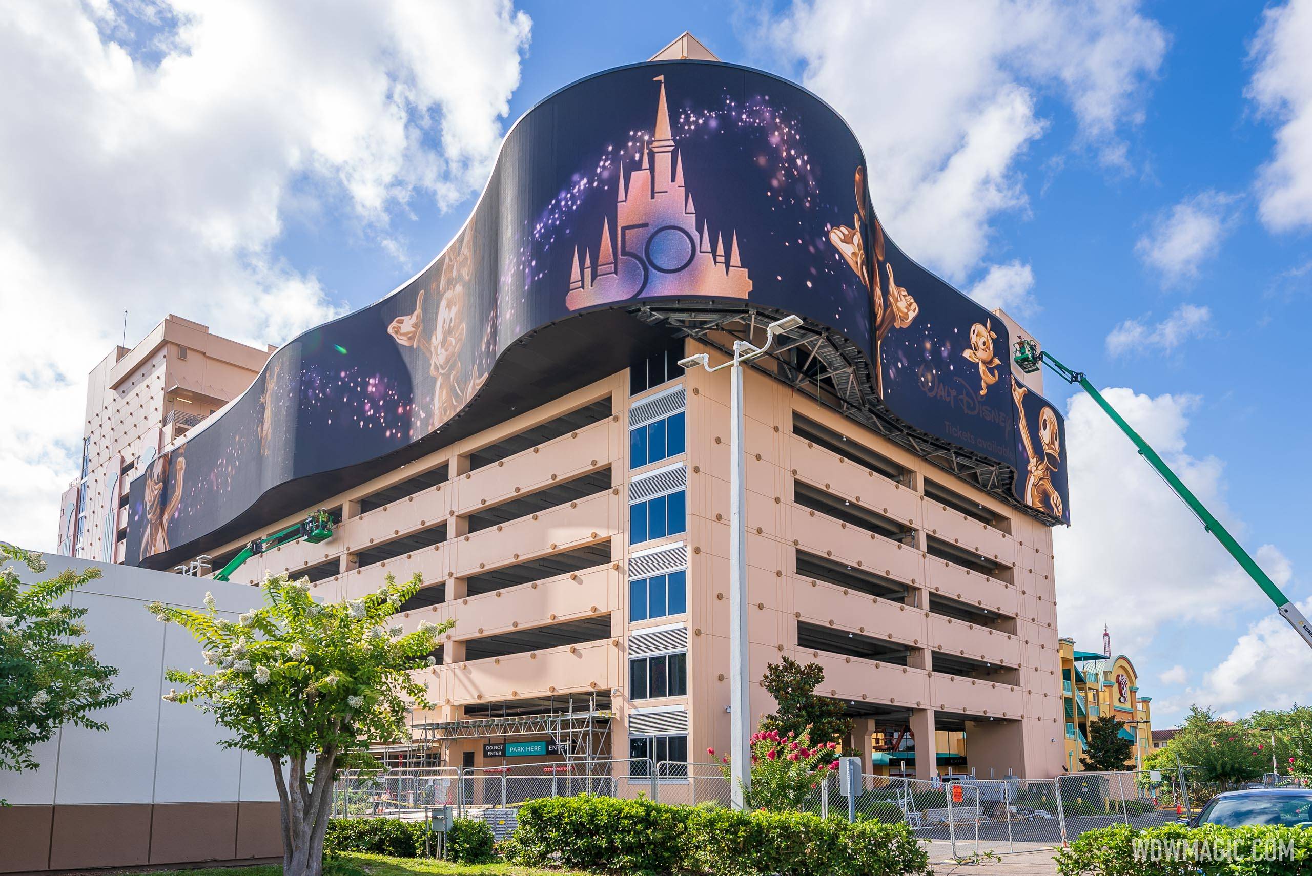 First look at the new Walt Disney World International Drive dynamic digital  art display