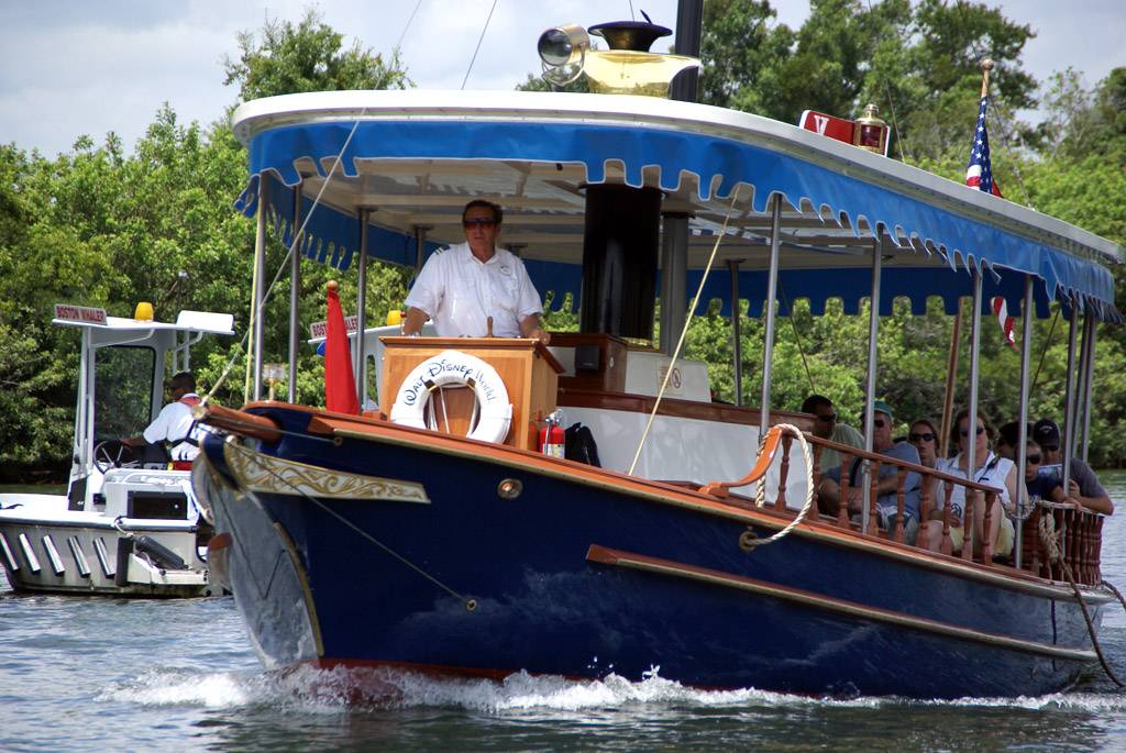 Voyager motor launch boat