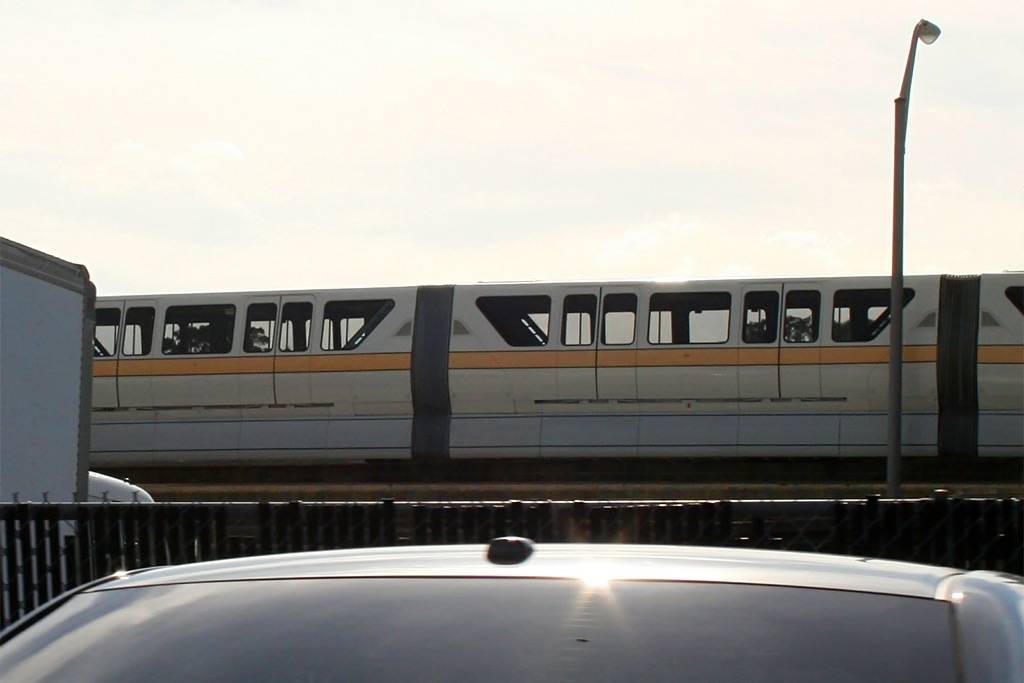 PHOTOS - First look at the painted Monorail Peach
