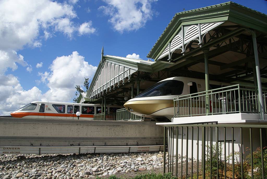 Monorail Orange leaving the station on the Resort Line