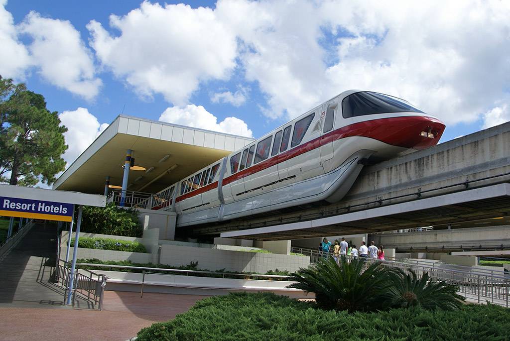 Monorail Red on the Resort Line leaving the TTC