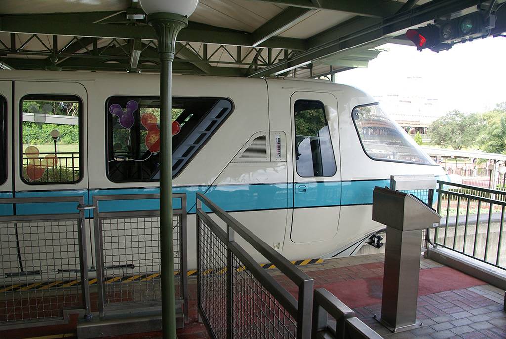 The rear cab of Monorail Teal in the Magic Kingdom Station