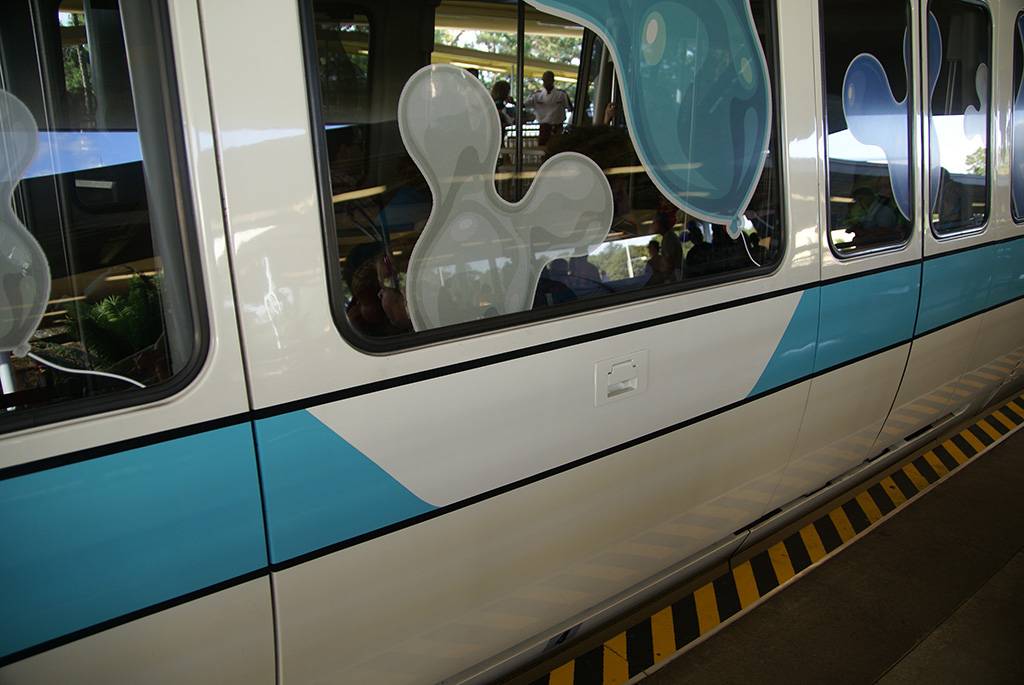 The white delta to help differentiate Monorail Teal from Monorail Blue