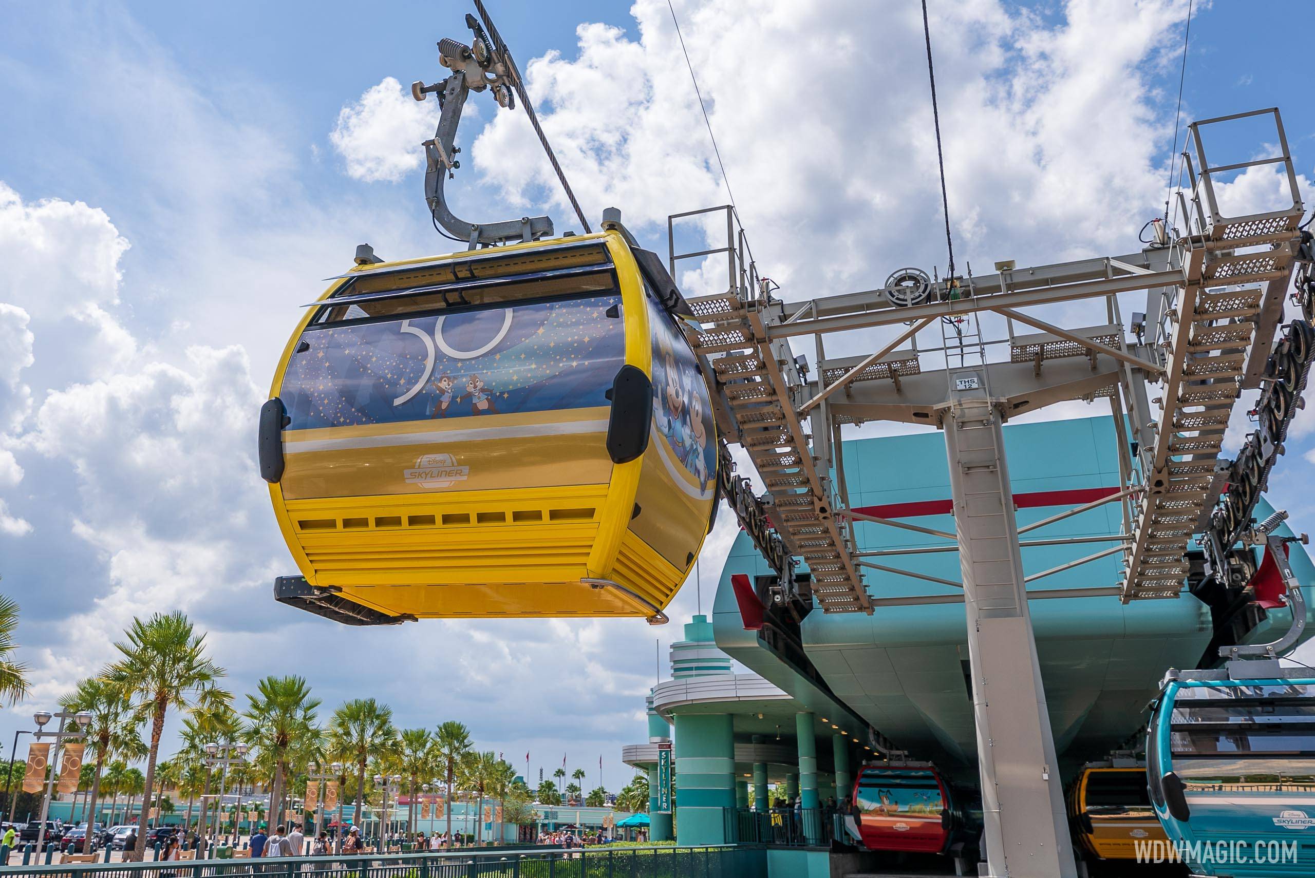 Walt-Disney-World-Gondola-