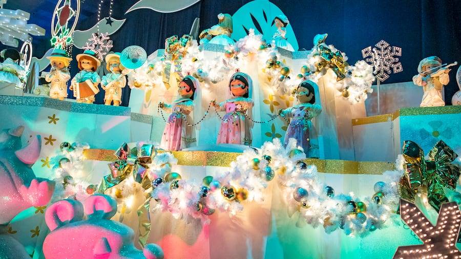 "it's a small world" Holiday