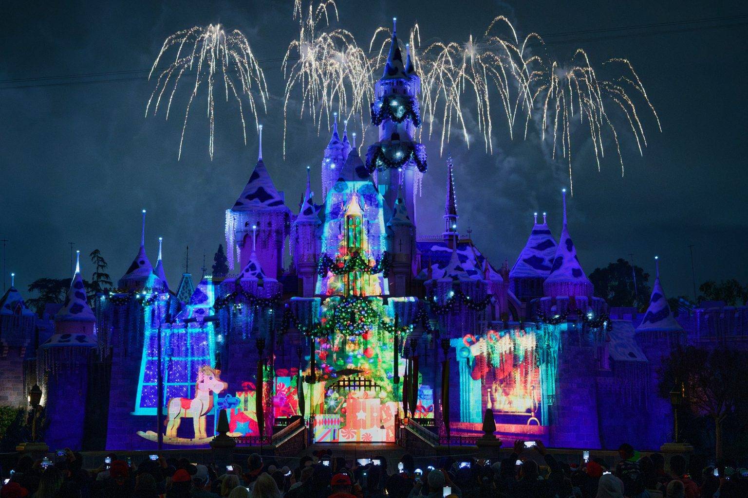 Everything You Need to Know About Disneyland's 2024 Holiday Season Dates and Events