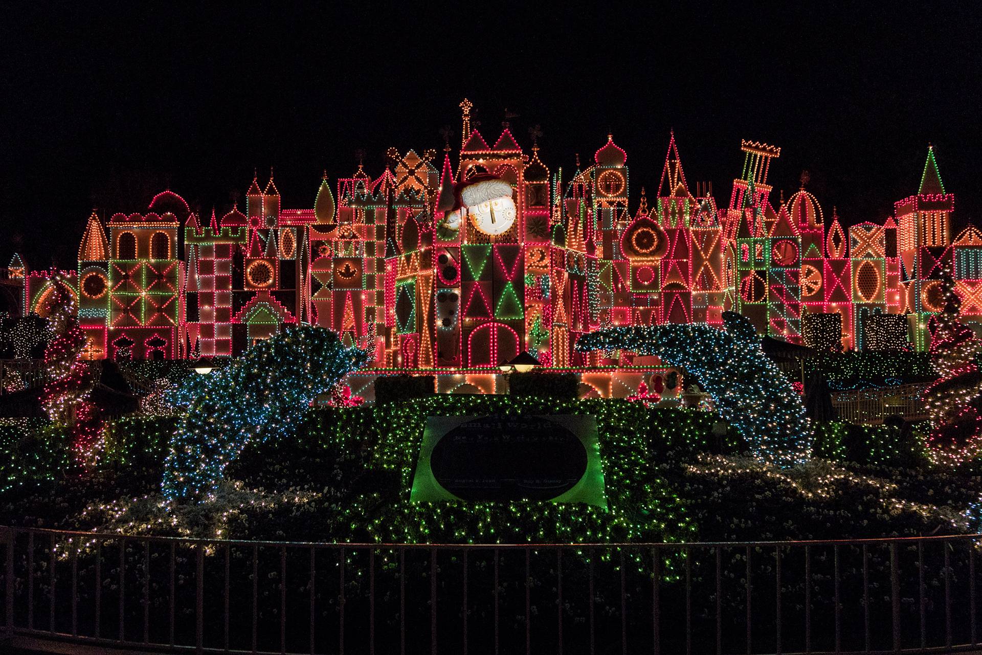 Disneyland Resort 2024: Full Holiday Entertainment Schedule and Events