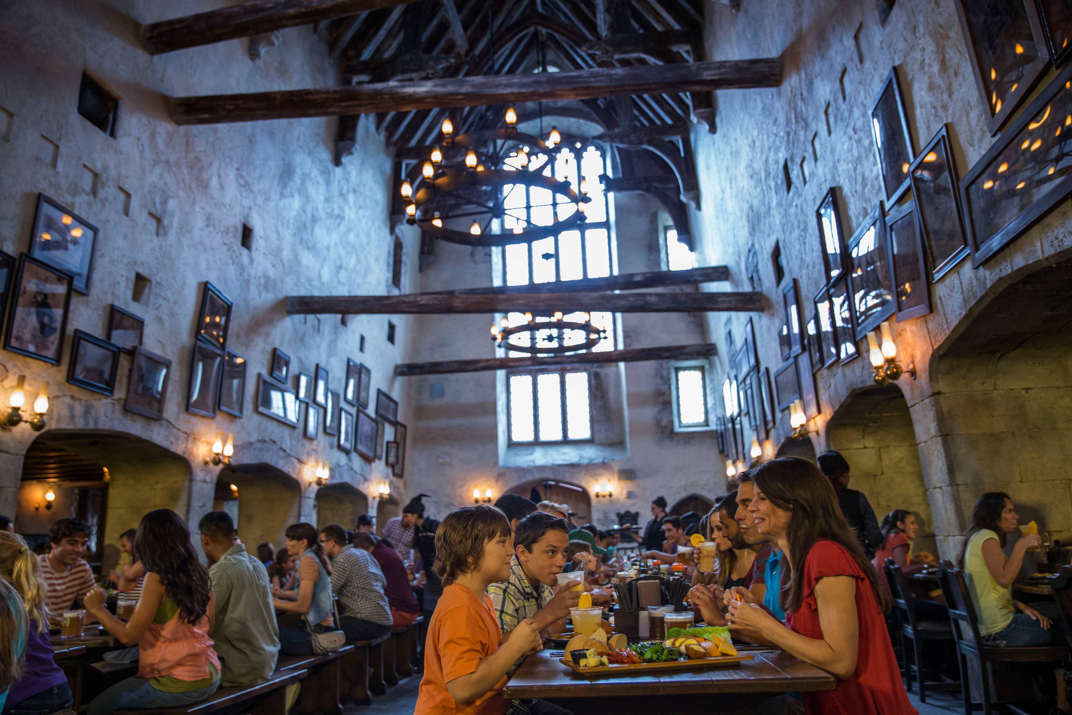 Universal Orlando Introduces Dining-Inclusive Vacation Packages with Up To $1000 Dining Credit