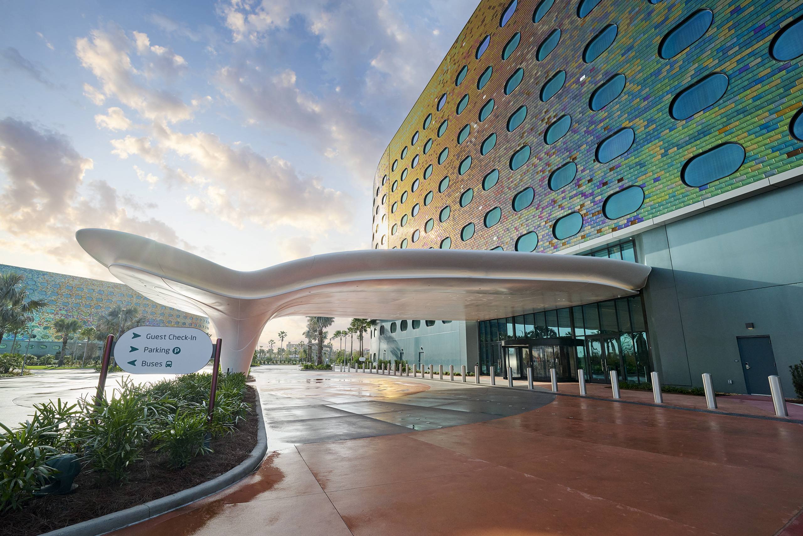 Now Open: Universal Terra Luna Resort Offers Unique Space-Themed Stays at Universal Orlando