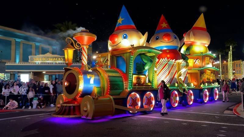 Univeral's Holiday Parade Featuring Macy's