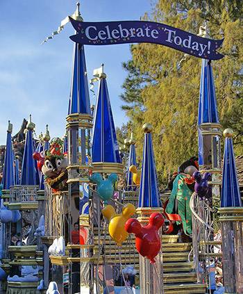 Celebrate A Dream Come True changes - one float removed, and Tiana and Naveen added (video)