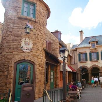 L'Artisan des Glaces brings artisan ice cream and sorbet to Epcot's France Pavilion in June