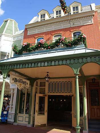 Disney clarifies changes to the Main Street Bakery with the introduction of Starbucks