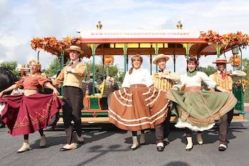 VIDEO - Main Street Trolley Show winter edition debuts at the Magic Kingdom