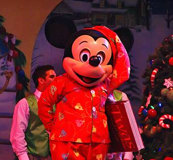 Mickey's 'Twas The Night Before Christmas